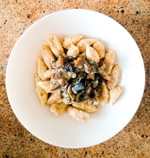 varsketukai-su-grybu-ir-petrazoliu-padazu