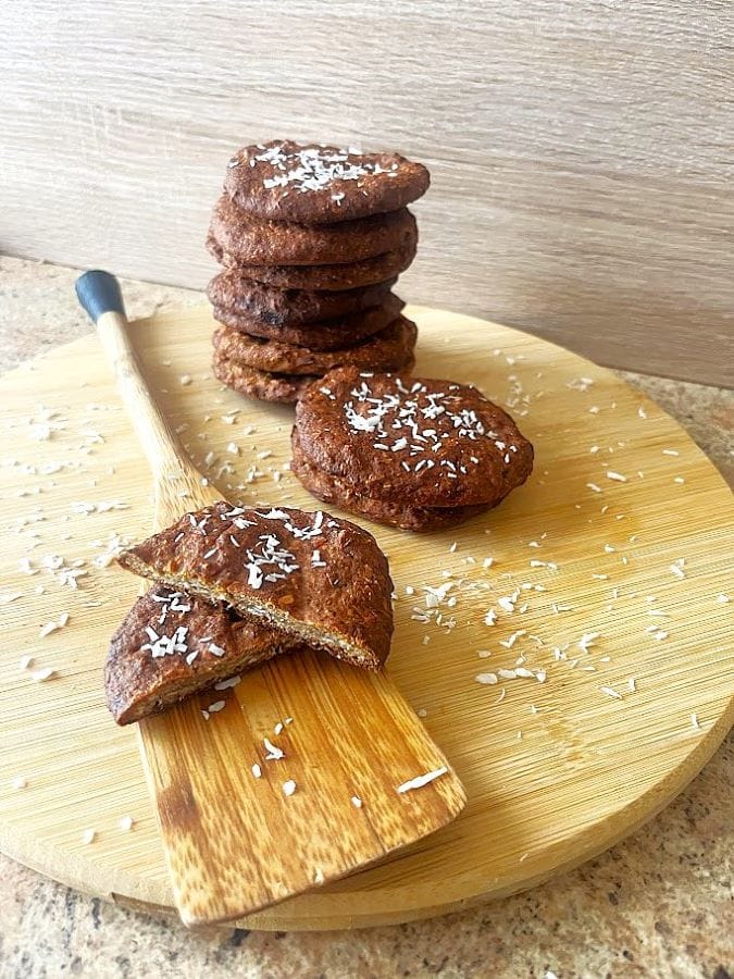 minksti-bananiniai-sausainiai-su-kokosu-drozlemis