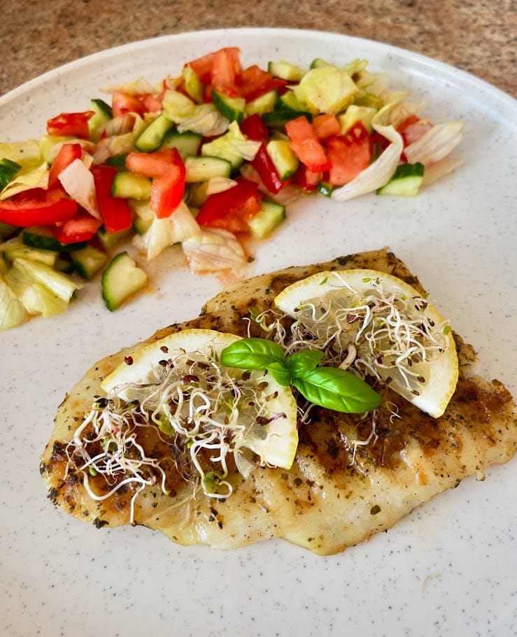 samo-file-kepta-grilyje-su-petrazolemis-ir-cesnaku