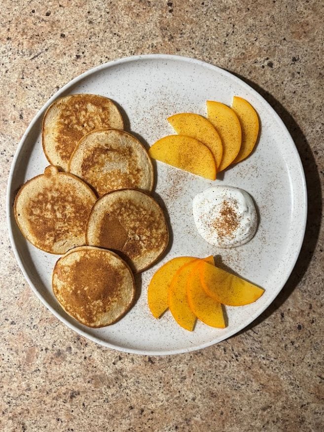 purus-aviziniai-blynai-su-graikisku-jogurtu